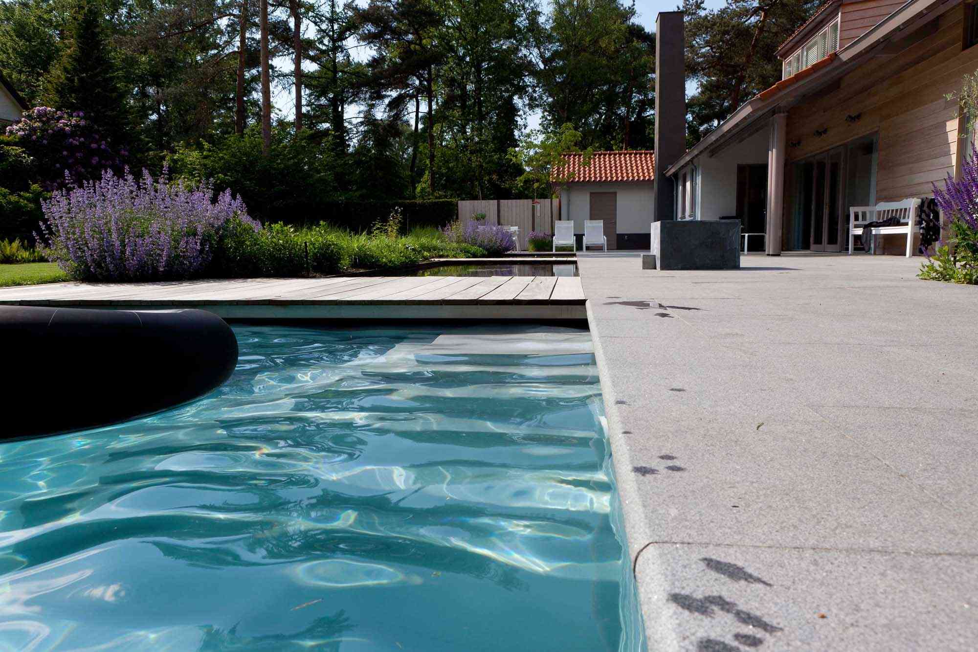 Hoveniersbedrijf G.Weultjes bostuin zwembad randen.jpg